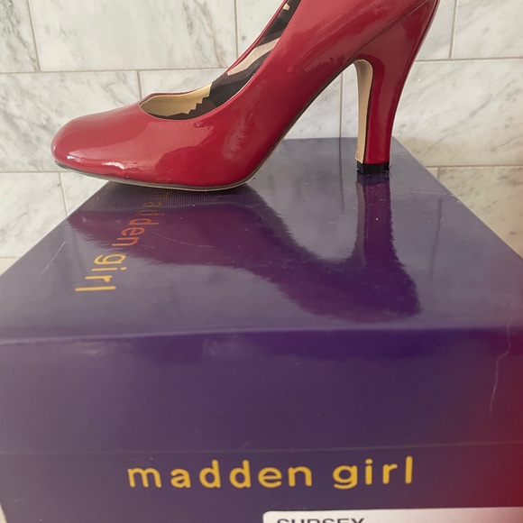 Madden Girl Sursey Red patent shoes, size 7.  Gently worn. - Picture 2 of 3